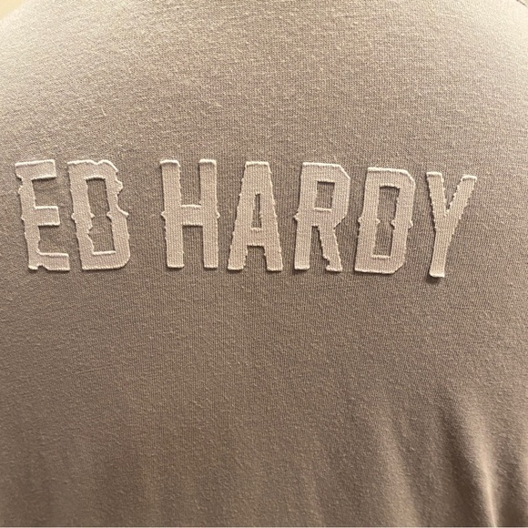 Vintage Y2K Ed Hardy Gray T-Shirt Womens Skull and Roses Graphic Tee Size Medium - Picture 9 of 16